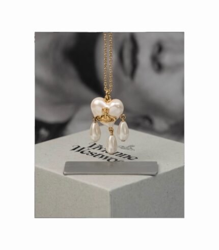 VIVIENNE WESTWOOD SHERYL PENDANT NECKLACE