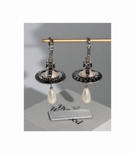 VIVIENNE WESTWOOD NANA PEARL NECKLACE